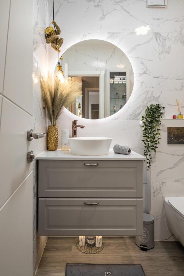 Apartment Amour Luxe สปลิท ภายนอก รูปภาพ